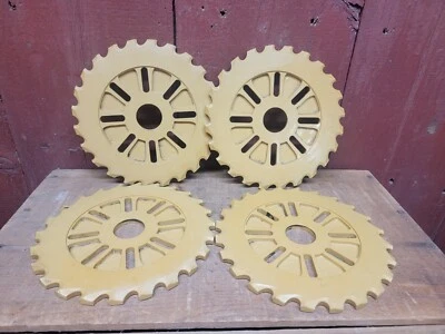 SET Of 4 IH PLASTIC LUSTRAN INTERNATIONAL PLANTER PLATES C150-24 TAN - Image 1 of 2