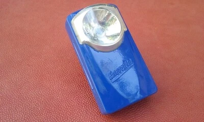 ENERGIZER LAMPE DE POCHE/FLASHLIGHT/TASCHENLAMPE VINTAGE 4,5V 3R12 - Photo 1/4