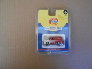 Athearn 1955  Ford F-100 Custom Panel Truck Red &White  # 26498
