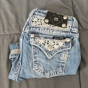 Miss Me Light Wash Capri Size 14 - Picture 1 of 8