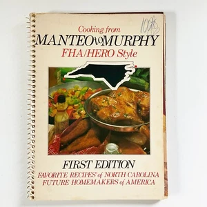 Cooking from Manteo to Murphy First Edition Book 1983 Cookbook Local Recipes - Imagen 1 de 24