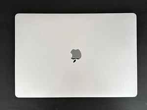 MacBook Pro 15,4" (Mitte 2018) | 2,6 GHz Intel Core i7, 16 GB RAM, 512 GB SSD | - Bild 1 von 11