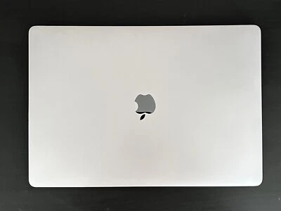 MacBook Pro 15,4" (Mitte 2018) | 2,6 GHz Intel Core i7, 16 GB RAM, 512 GB SSD | - Bild 1 von 4