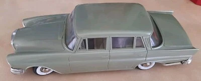 GAMA Mercedes Benz 220 SE, scala 1/24, Verdino, Retrocarica.  Ottime Condizioni  - Immagine 1 di 4