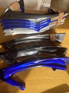 Job Lot Yamaha YZF R6 Right MID UPPER SIDE FAIRING 13S-2117W-00 & 13S-2117V-00 - Picture 1 of 1