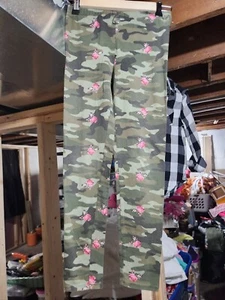 Girls Gapkids Camo Print With Pink Flower Leggings Size 10 - Picture 1 of 5