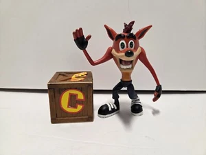 Figura de acción Crash Bandicoot con caja de madera serie 1 ReSaurus 5" 1998 - Imagen 1 de 10