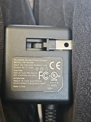 Rocketfish mobile phone charger model RF-MCB90. 5v 0.6 A output - Image 1 of 4