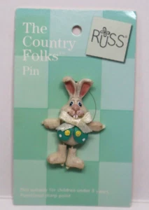 D1 Russ Berrie THE COUNTRY FOLKS PIN vintage BUNNY RABBIT boy sculpture 3D 1362 - Picture 1 of 6