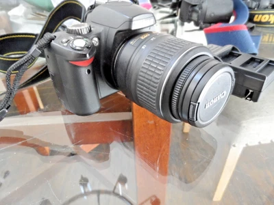 NIKON D60 DIGITAL WORKING CAMERA BUNDLE DX 18-55 LENSE 12.0 MEGAPIXEL - Image 1 of 4