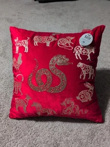NEU 22" x 22" ROTER SAMT CALLISTO ZUHAUSE CHINESISCHES STERNZEICHEN SCHLANGENMUSTER KISSEN - Bild 1 von 3