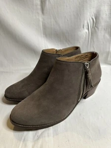 Stivaletti Vionic Serena 9,5 grigio tortora pelle scamosciata zip laterale usati in ottime condizioni - Foto 1 di 8