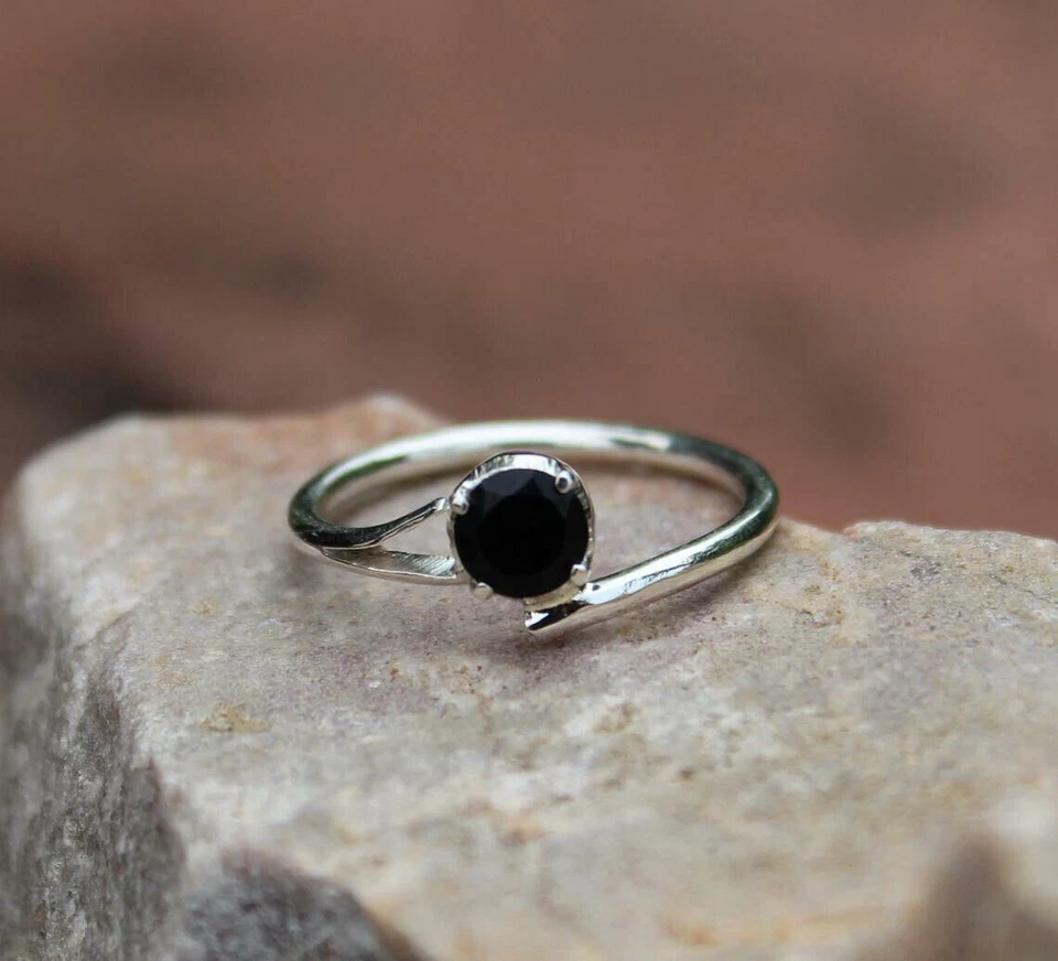 Rotondo Onice Nera Anello, Graffa Set, Artigianale Unico Regalo Per Lei Mom - Immagine 1 di 4