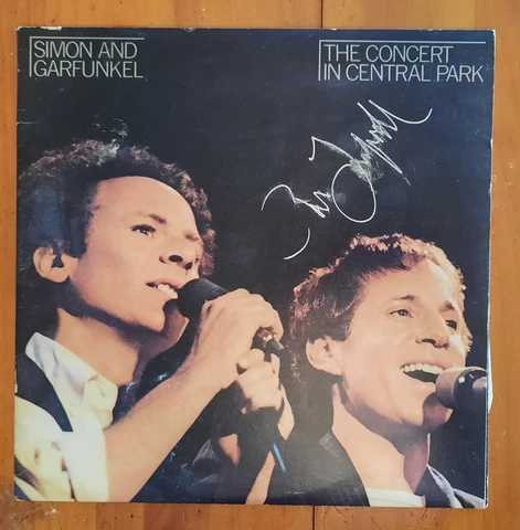ART GARFUNKEL AUTOGRAPH, ON RECORD ALBUM AUTOGRAPH Cover