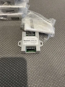 Honeywell THP9045A1023 Wiresaver Wiring Module for Thermostat - Picture 1 of 5