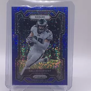 2023 Panini Prizm Dallas Goedert BLAU GLITZKLE PRIZM SP 74/96 - Bild 1 von 3