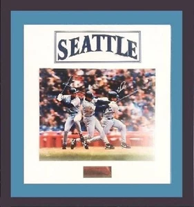 Alex Rodriguez Signed 16x20 & Game Worn Mariners Letter "L" Patch Framed / 7 UDA - Picture 1 of 1