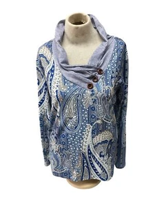 Top donna XL stampa paisley manica lunga con collo cappuccio e bottoni accenti - Foto 1 di 6