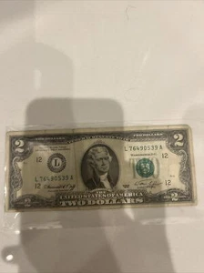 $2 Bill 1976 Serial L76490539A - A3/A75 - Picture 1 of 2