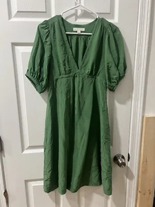 Banana republic 100% silk green dress size 2 excellent condition - Picture 1 of 5