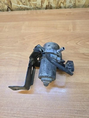 Volvo XC90 2004 Petrol vacuum pump 30630398 VCI1919 - Image 1 of 3