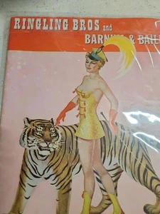 Revista y programa de circo Ringling Bros & Barnum & Bailey 1952 - copia original - Imagen 1 de 6