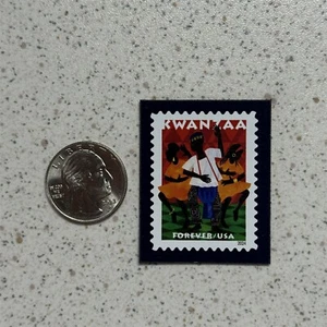 Imán de sello delgado #50640 Kwanzaa USPS Servicio Postal de Estados Unidos 2024 - Imagen 1 de 2