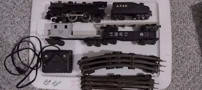 Lionel A.T.S.F #3548 4-4-2  Steam Engine w Tender, 3 Cars, Pwr Spl & Trk O Gauge - Image 1 of 4