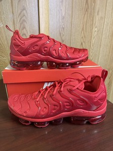 red vapormax plus women's