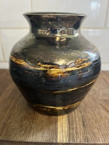 Stunning Heavy Vase - Picture 1 of 6