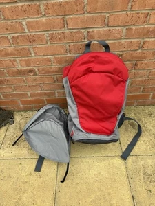 Portapacchi posteriore Metro Phil And Teds. Copertura rossa con buona e antipioggia - Foto 1 di 11