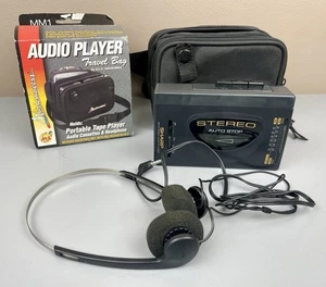 Funktionierender Vintage Sharp JC-150 (BK) tragbarer AM/FM Stereo Kassettenspieler mit Tasche - Bild 1 von 10