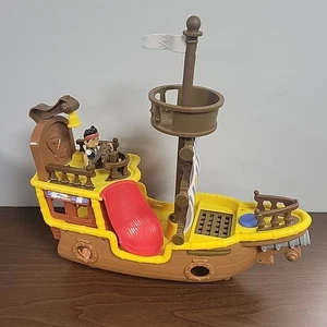 Disney Jake and the Neverland Pirates Large Ship with Figure 2013 - Picture 1 of 8