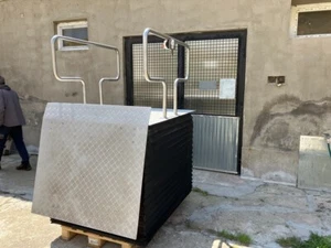 108cm ROLLSTUHLLIFT HEBEBÜHNE AUFZUG TREPPENLIFT FAHRSTUHL HUBLIFT HEBELIFT - Bild 1 von 8