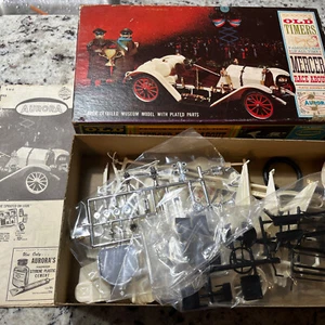 Vintage 1961 Aurora OLD TIMERS Mercer Race About Plastic Assembly Kit No.572 - Picture 1 of 6