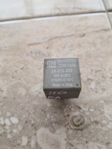 Opel Corsa/Relay module/24430433/000041797 - Imagen 1 de 3