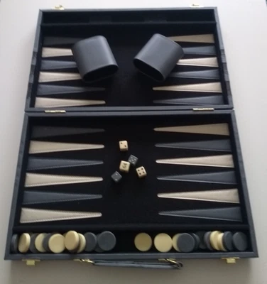Backgammon Spiel Kunststoffkoffer /Berliner Spielkarten und mehr/ Darmstadt - Bild 1 von 4