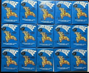 (1) The Black Hole Film Sammelkarten (Topps, 1979) Wachspackung - Walt Disney - Bild 1 von 2