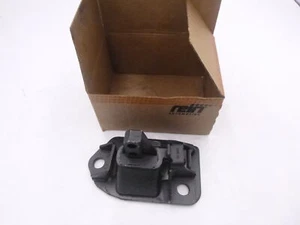 Rein Automotive AVE0128R Right Engine Mount for 1995-1997 Volvo 850 - Picture 1 of 3