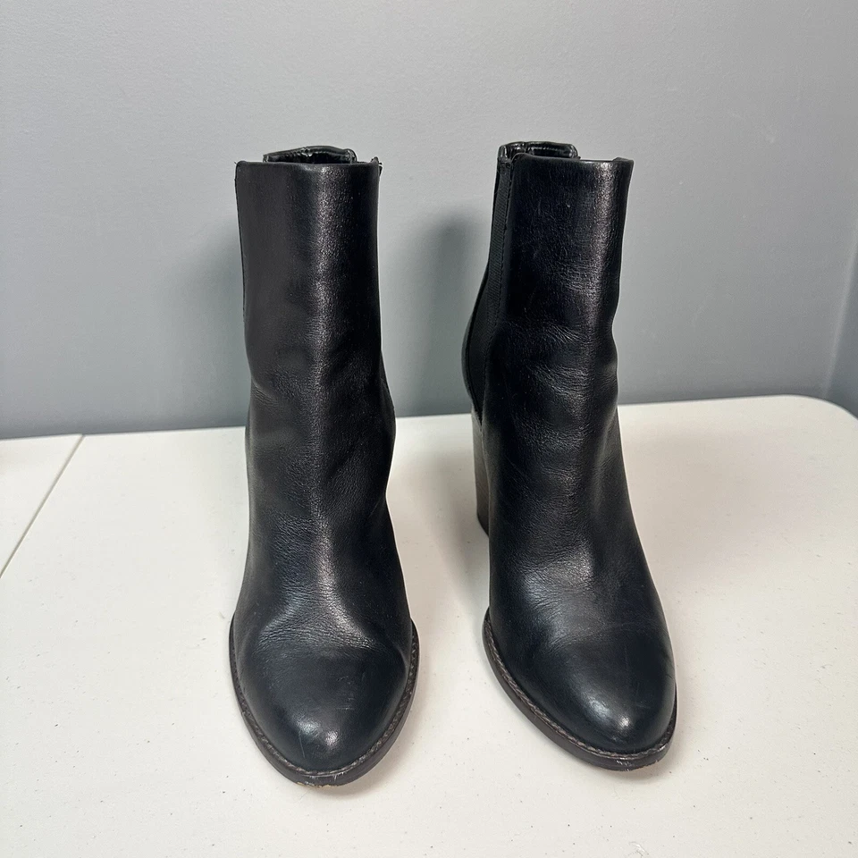 Botas de tornozelo femininas Banana Republic 9 M couro preto salto bloco botas puxar - Imagem 1 de 4