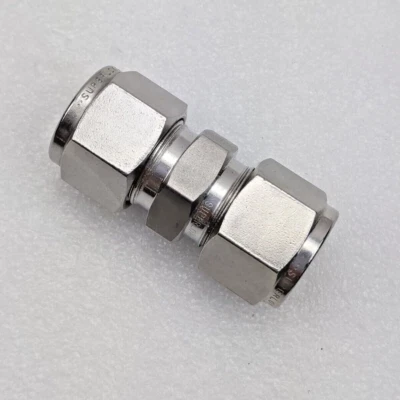 Superlok SU-8, 1/2" Tube OD 316SS Union Compression Fitting, (ISSD8U / SS-810-6) - Image 1 of 3