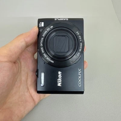 Nikon COOLPIX S7000 Digital Camera 16 MP 20x Optical Zoom with Accessories Black - Image 1 of 4