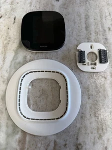 ecobee3 Smart Thermostat Alexa EB-STATZE3-02 (THERMOSTAT  W/ MOUNTING PLATE) - Picture 1 of 3