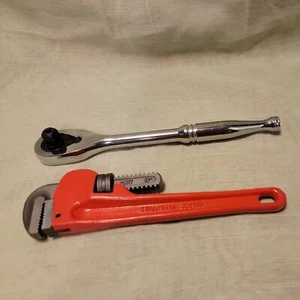 2 NEW WESTWARD TOOLS 1/2" RATCHET #440G17 & 10" PIPE WRENCH #3LY97A - Picture 1 of 7
