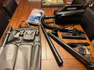 Oreck XL BB870-AD Compact Handheld Canister Vacuum Cleaner w/ Hose & Attachment - Picture 1 of 2