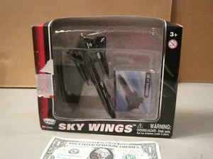 Sky Wings SR-71 Blackbird Die-Cast Airplane W / Display Stand and Card Motor Max - Picture 1 of 10