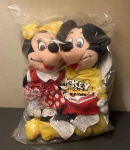 2 Vintage New Old Stock versiegelt Minnie Mickey Mouse Disney Store Plüschpuppen - Bild 1 von 4