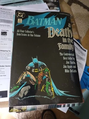 Batman A Death in the Family Graphic Novel complete story 1988 DC Comics - Image 1 of 3