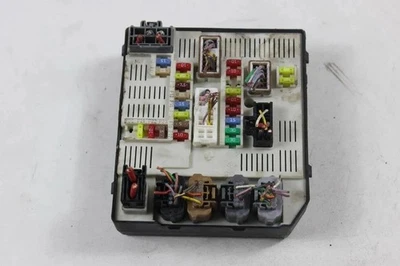 Modulo scatola fusibili RENAULT MEGANE III Grandtour KZ0/1 284B61871R 31938458 - Immagine 1 di 4