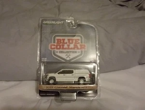 1/64 Greenlight Chevrolet Silverado W/T Blue Collar - Picture 1 of 4